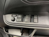パワーウィンドウスイッチで運転席から全席の窓の開閉ができます♪