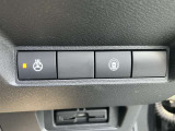 ハンドルヒーターが直に手指を温めてくれます。