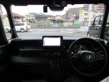 インパネ周りのお写真です。視界が広く、運転もしやすくなっております。