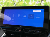 ラジオやテレビ、Bluetoothなど複数の音源が一覧で表示され、選びたい項目を確認しやすい画面です。普段の音楽鑑賞からお好みの音源への切り替えまで、日常で便利にお使いいただけます。