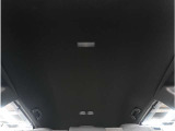 【天井】シミや垂れ、タバコ焦げなどございません。キレイな状態が保たれており、ご納車前にも丁寧にクリーニングさせていただきます。