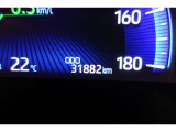 撮影時の走行距離は約3.2万kmです。安心のロングラン保証付きです。