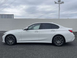 ご納車前には、BMWを熟知したメカニックによる100項目の点検・整備を行います。不具合箇所、交換時期に達している部品に関しましては、全て当社負担で交換してからのご納車となります。