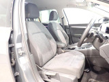 楽な姿勢で座ることが出来るので長時間の運転でも疲れにくいですし体もぶれにくいですよ。