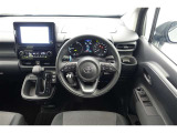 スタイリッシュなインパネ周りです!運転の際、常に目にする部分は、シックにまとめた飽きの来ないデザインが人気です!