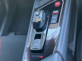 e-POWER独自のシフトノブです。感覚で入力できますので運転操作が楽になります