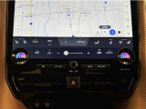 デュアルオートエアコン付きです。運転席・助手席でそれぞれ吹き出す風の温度や風量など自動調整してくれます。