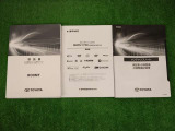 新車からの保証書と取扱説明書です!U-Carの保証書も納車時に、お渡し致します!(全国トヨタ共通)