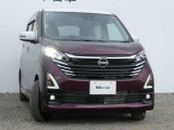 LEDヘッドライトです。ハイビームアシスト・ヘッドランプをハイビームにして走行中、前方の対向車や先行車がいたり、明るい場所を走行すると自動でロービームになります。