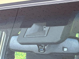 【トヨタセーフティセンス】走行中に前方の車両等を認識し、衝突しそうな時は警報とブレーキで衝突回避と被害軽減をアシスト。より安全にドライブをお楽しみいただけます。