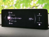 画面からナビゲーションやオーディオなどの項目を選べ、Android AutoやApple CarPlayの表示も確認できます。スマートフォン連携を活用したい方にも、便利にお使いいただける装備です。
