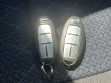インテリジェントキーです。キーを取り出す事なく、車両のボタン操作だけてドアロック操作やエンジン始動等が可能です。