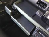工夫を凝らした収納。限られたスペースを活用しています。