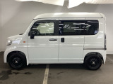 スライドドアなら狭い駐車場でもドアをぶつける心配がありません。ステップが低く乗り降りもしやすいです。
