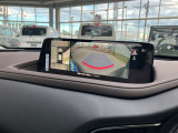 ★360&deg;ビューモニター★4個のカメラから得た画像を車両上方から見下ろしたような映像で表示することで、車と路面の駐車枠の関係を一目で確認できます★