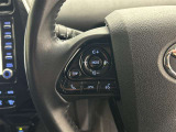 運転中、オーディオの操作をしてて、ハッとしたことはありませんか?ステアリングスイッチは、運転中でもハンドルでオーディオの操作が可能です。安全なドライブをサポートします。