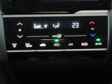 オートエアコンなので、スイッチひとつでオールシーズン快適に過ごすことができます。