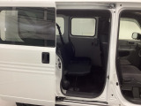 乗車人数や荷物の量、車内での過ごし方に合わせて、シートのレイアウトを変更できます。