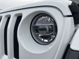 オリジナル4x4ブランドとしての誇りと自信、そして進化の伝統。4x4性能、デザイン、品質。本物とはJeepの全てであり、追い求めるさらなるたかみでもあるのです。