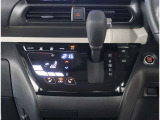 【シートヒーター】寒い日の運転など冷えやすい脚部を快適に温めてくれる。嬉しい機能♪