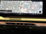 iDriveHDDナビゲーションになります。操作はコントローラーとタッチパネルにて操作いただけます。