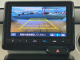バックカメラで後方を映すので車庫入れも安心