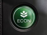 エンジン、エアコンなどを制御し低燃費な『ECONモード』に、また走りを楽しみたいとき、空調など快適性を重視したいときにはスイッチOFFで通常モードに切り替えができます!