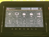テレビやラジオ、Bluetoothなど、選べる音声・映像ソースが画面上に並びます。使いたい項目を見つけやすい表示で、普段の移動や休憩中など、シーンに合わせて活用しやすい装備です。