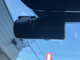 ドライブレコーダーは運転時はもちろんのこと、駐車場内でエンジンを切っている時でも当たった振動を元に電源が自動で入るので当て逃げ防止にもなります。