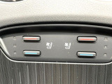 【シートヒーター&ベンチレーション】夏場は涼しい風でお尻や背中の熱やムレを防ぎ、冬はエアコンよりも早く温まってポカポカに!季節を問わず快適に過ごせます。