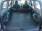 セカンドシートを倒すと、更に広くなります!車中泊など用途に合わせてお使いいただけます♪