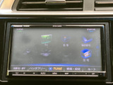 音楽やナビゲーションなどを選べる画面を備え、目的に応じて使い分けしやすい構成です。各項目が並び、日々の移動をサポートする便利な装備として活躍します。