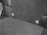 ◆ISOFIX◆シートベルトいらずでチャイルドシートと固定金具を連結するだけでガッチリ固定できます。