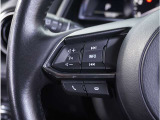 【ステアリングスイッチ】運転中、前方から目線をそらすことなく、オーディオ等の操作が可能な便利機能。安心&快適ドライブにはマストな装備。