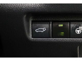 後ろが狭くてもサッと積める。途中で止められる安心のバックドア。後ろの駐車スペースが狭い時に重宝しますよ♪