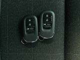 こちらの車両はスマートキー2個付属しておりますのでご安心くださいね(^^)/