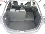【シートアレンジ】人をお乗せの際は座席として、荷物を載せる際は荷室として、用途に合わせて切り替えができます。シーンに合わせて、お使いください♪