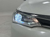 LEDヘッドライトとオートマチックハイビームで夜間走行時の安心感が違います!両側のヘッドライトレンズ表面に剥がれがありますので、御来店時にご確認ください。