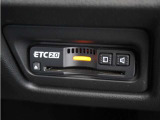 ◆ETC2.0◆進化したドライブ体験。料金収受システムだけだったETCが生まれ変わって、高速道路を賢く使うETC2.0に進化しました。多彩な情報サービスが便利で快適なドライブ体験を提供します。