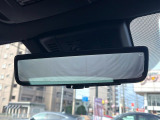 【デジタルインナーミラー】後席の大きな荷物や同乗者で後方が確認しづらい時でも安心!カメラが撮影した車両後方の映像をルームミラー内に表示。クリアな視界で状況の確認が可能です!