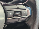アクティブクルーズコントロール搭載。全車速追従となっておりますので、高速道での走行に対する負担軽減にもつながります。