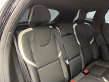 VOLVOのシートは人間工学に基づいた設計となっており、長時間の運転でも疲れにくいと定評があります