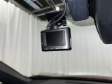 ドライブレコーダー装着車両です
