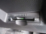 【ETC車載器】は、ビルトインタイプですっきり収納され、見た目も使い勝手も満足のアイテムです。