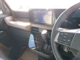 操作しやすい運転席廻り!操作パネルも使いやすい!!ドライブが楽しくなりますっ