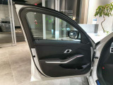 BMWプレミアムセレクション館林では、高年式低走行モデルからMモデル、年式が経ちなかなかディーラーでは見かけないモデルまで幅広いラインナップで認定中古車を取り扱っております。品質に自信があります。