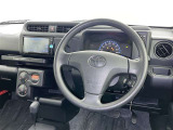 運転席まわりです。 各操作スイッチは使いやすい位置に配置されてます。