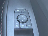 電動格納ミラーは駐車時や狭いとこなどやっぱりあると便利ですよ。