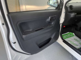 車両状態証明書修復歴の有無も一目瞭然。機能や内装・外装、走行距離、修復歴の有無をチェックし、クルマの状態を10段階にした車両状態証明書。数字や記号を使ってわかりやすく表示しています。