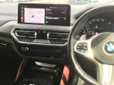 【アクティブクルーズコントロール】先行車との車間距離を維持しながら自動で加減速を行い走行をサポートしてくれる優れもの。車両停止や再加速も行うので渋滞時の運転負荷の軽減にも貢献します!
